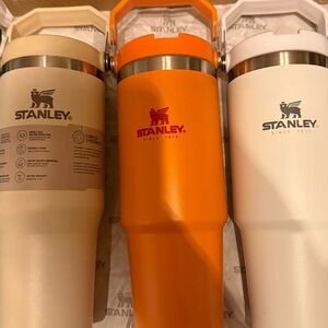 Stanley 30oz flip straw with handle brand new Classic Tumbler - Orange